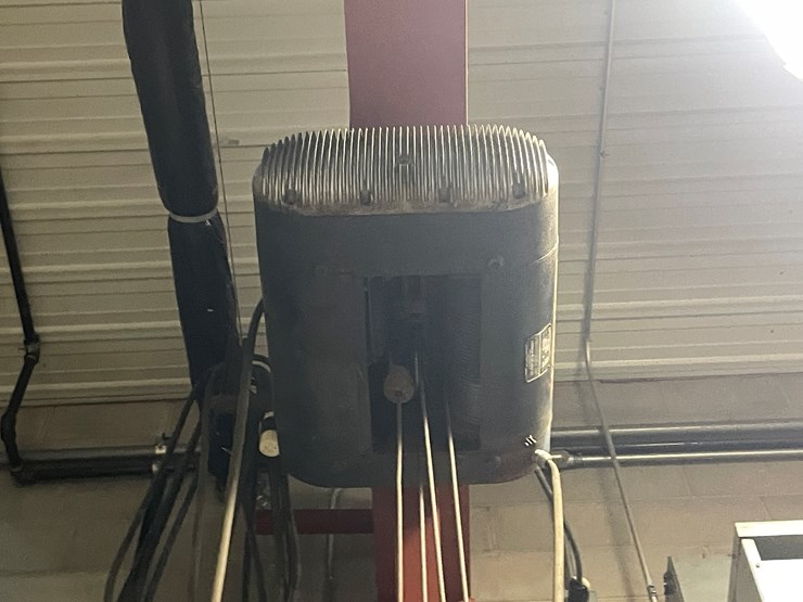 #5999-•-meteor-1-1/2-ton-cable-winch-image-2