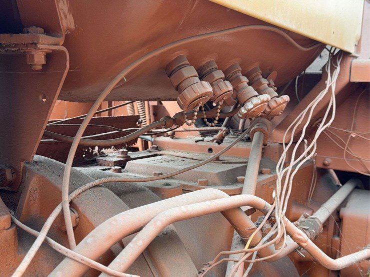 minneapolis-moline-g705-image-27