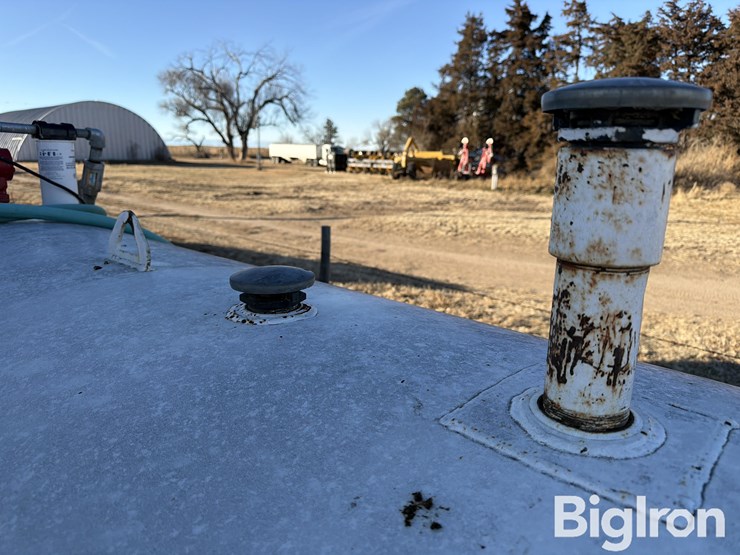 500-gallon-fuel-tank-w/pump-&-meter-image-8