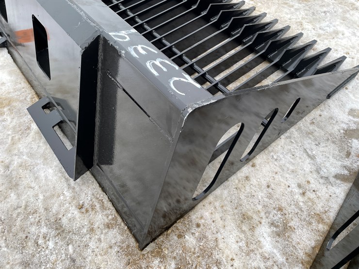 #2339-•-wolverine-skeleton-bucket-image-11