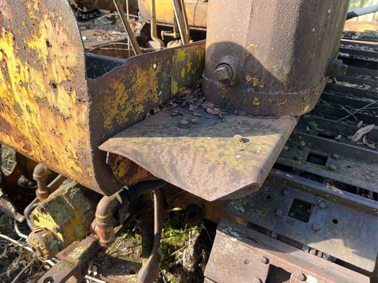 caterpillar-r2-image-24