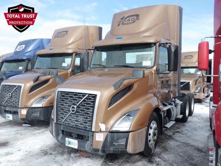 2022-volvo-vnl-300-image-1