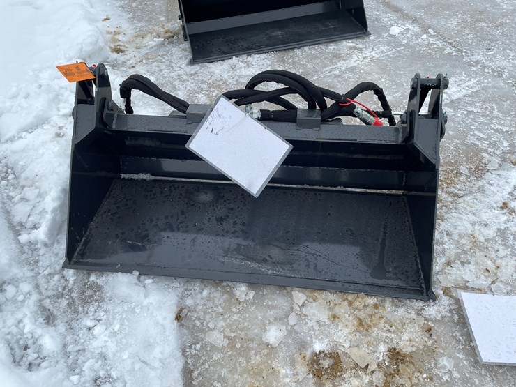 #2365-•-wolverine-mini-skid-steer-combination-bucket-image-2