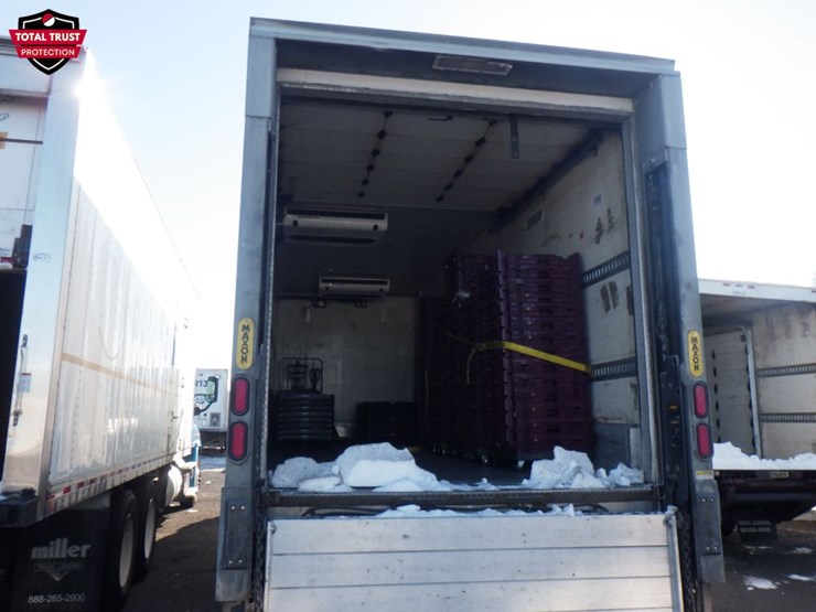 2019-freightliner-m2-106-image-6