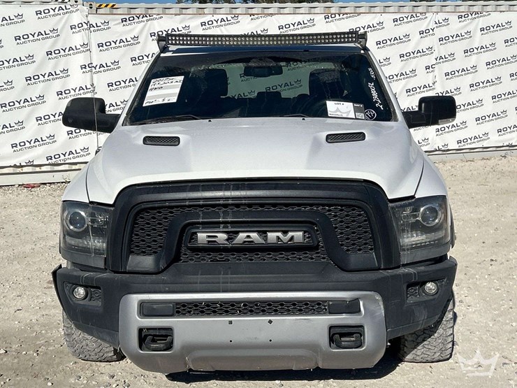 2017-dodge-1500-image-26