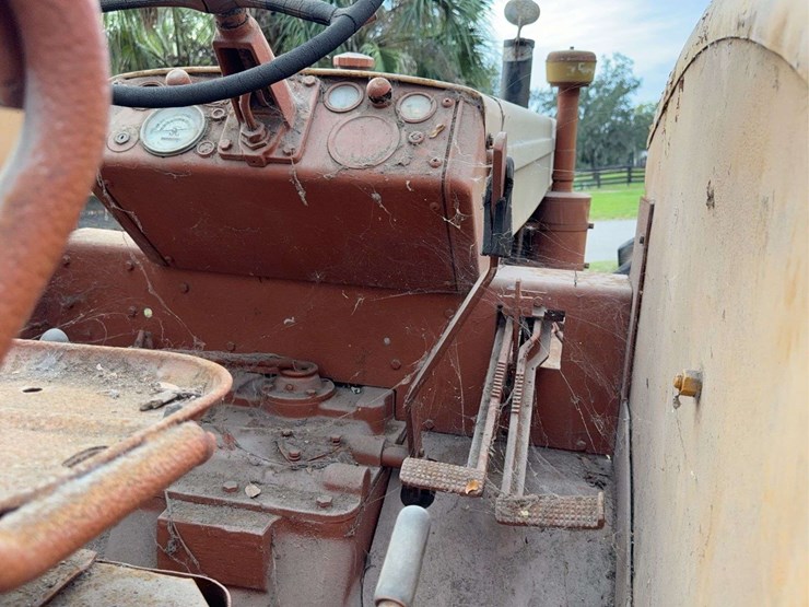 minneapolis-moline-g706-image-21