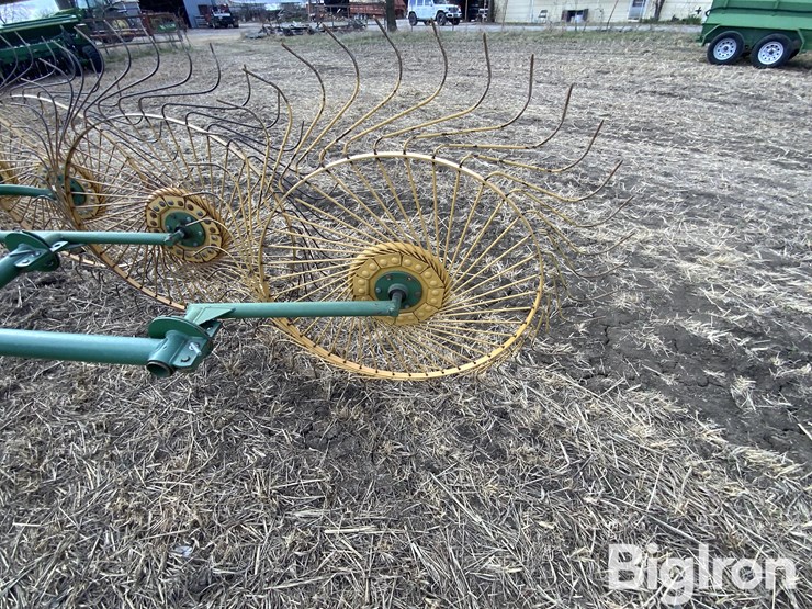 km-rake-caddy-hay-rake-image-18