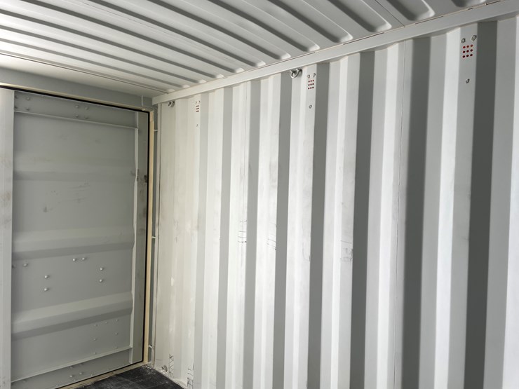 #204-•-20'-shipping-container-image-14
