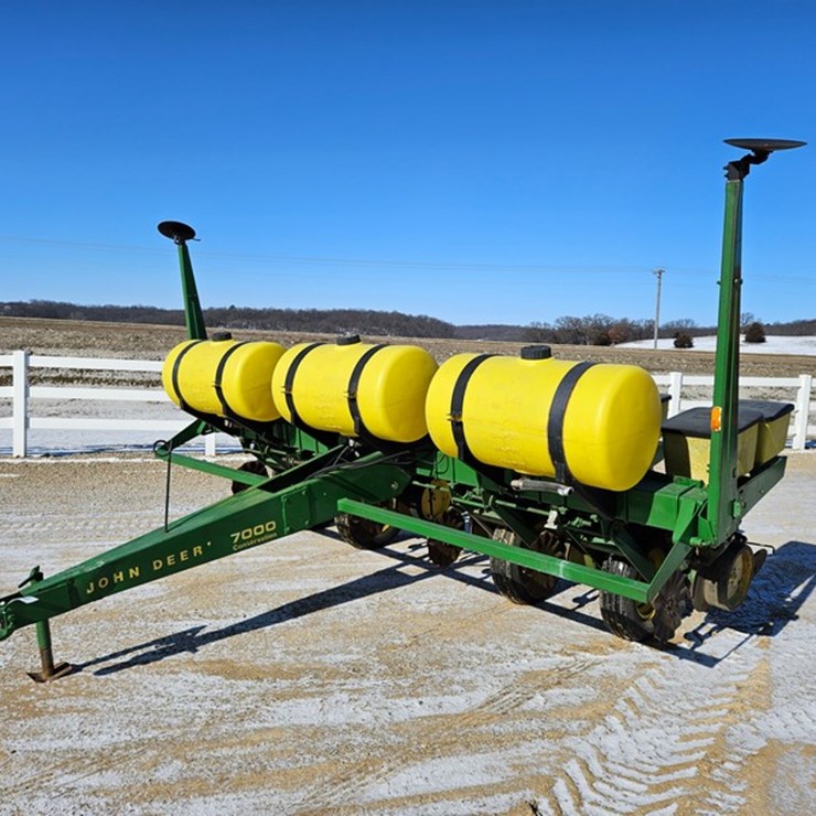 JOHN DEERE 7000