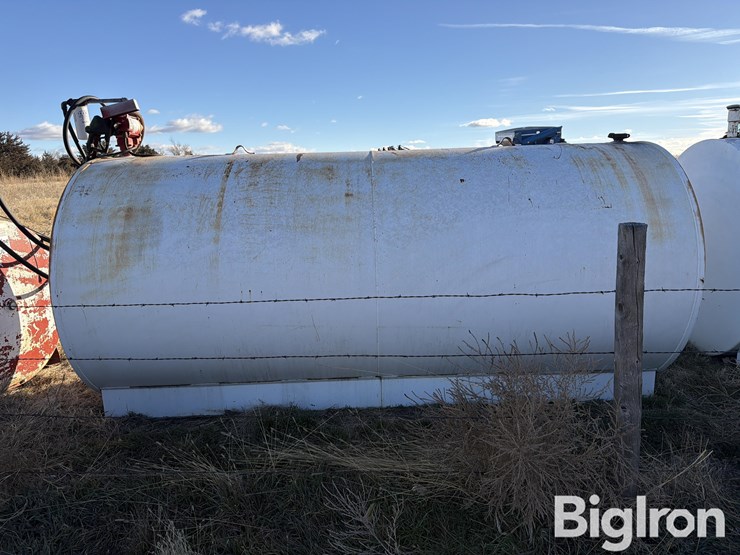 2000-gallon-fuel-tank-&-pump-image-6