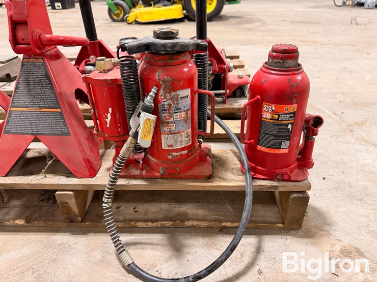 big-red-jacks-image-10