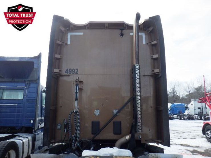 2022-kenworth-t680-image-11