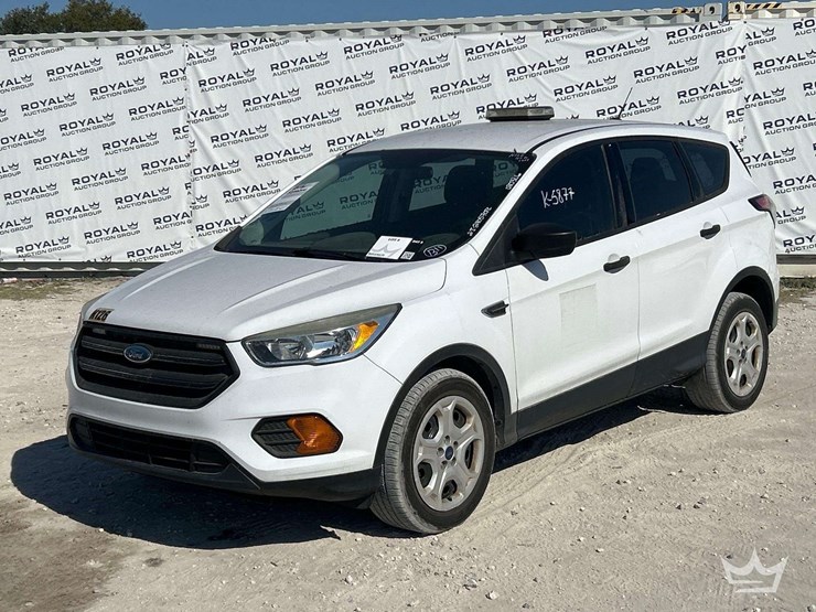 2017-ford-escape-image-1