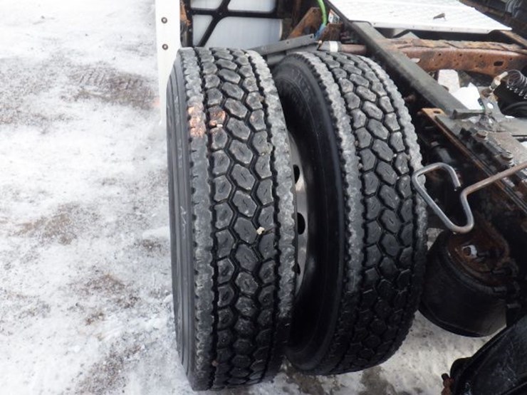 2016-freightliner-cascadia-125-image-15