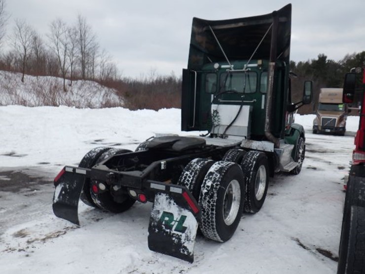 2017-peterbilt-589-image-8