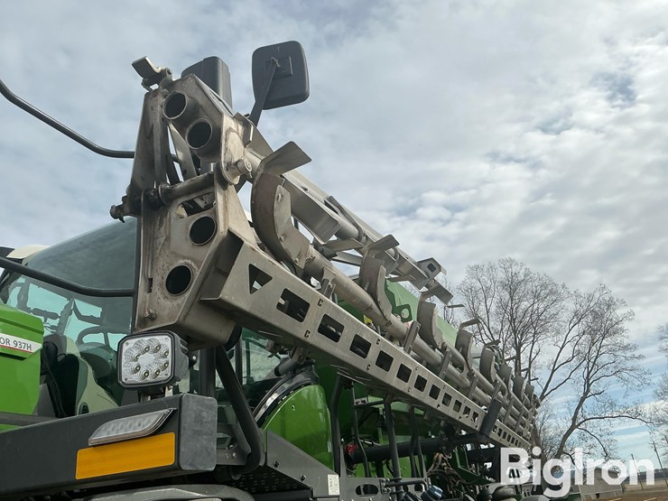 2023-fendt-rogator-937h-self-propelled-dry-fertilizer-spreader-image-14