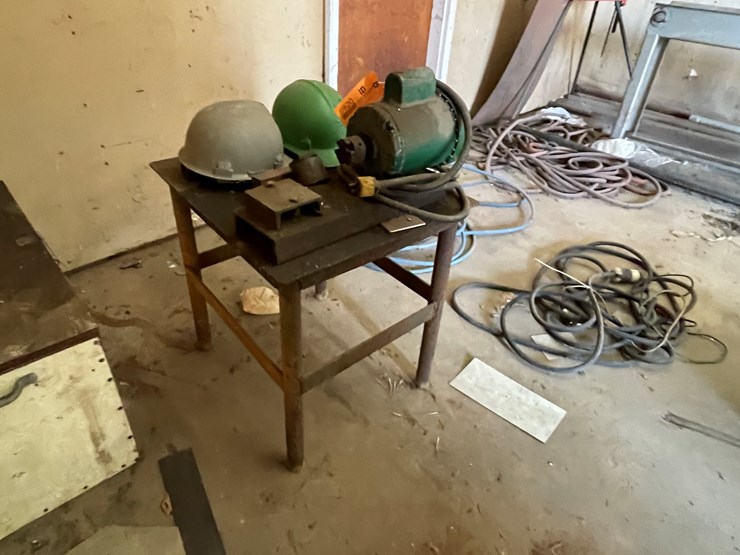 #5920-•-electric-motor-on-stand-image-3