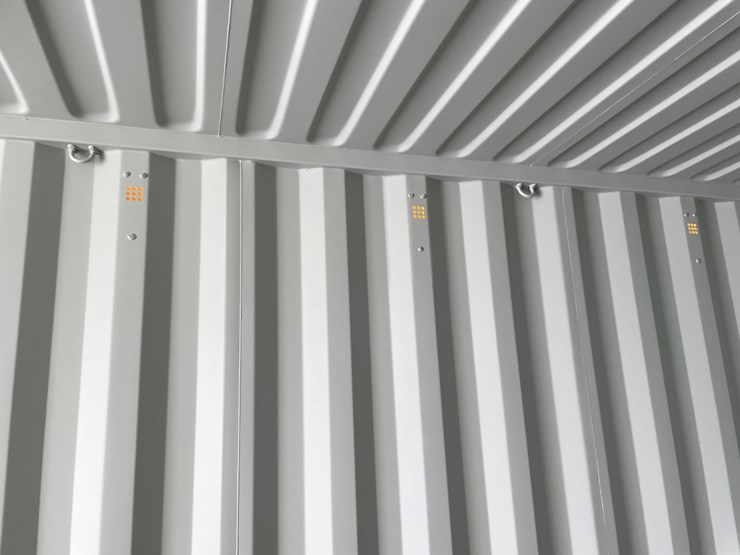 #203-•-20'-shipping-container-image-16