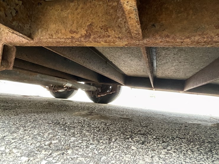 #4004-•-2016-enclosed-24'-rc-trailer-(has-wi-title)-image-24