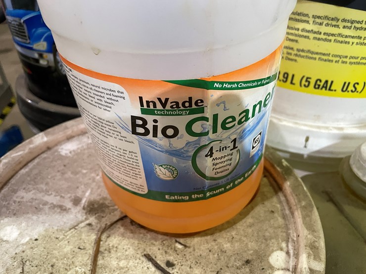 #7051-•-assortment-of-fluids-image-9