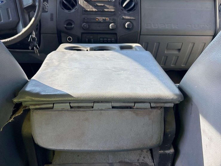 2015-ford-f550-image-21