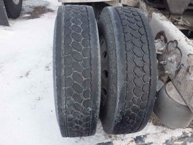 2014-peterbilt-386-image-15