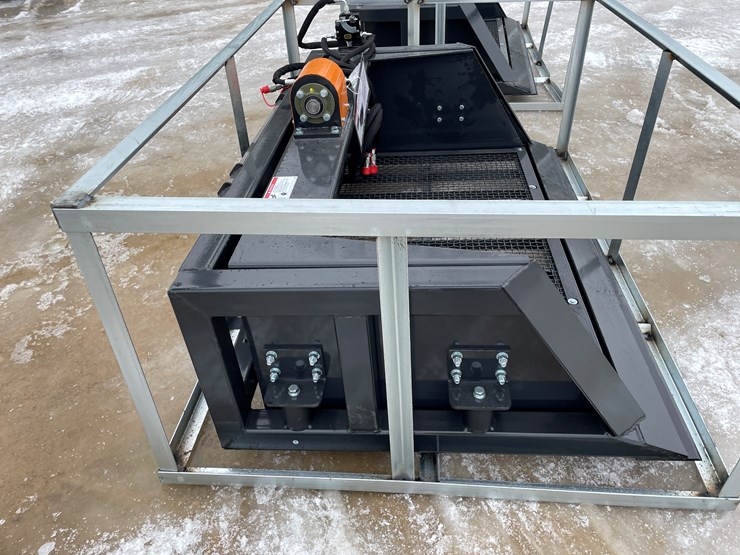 #2373-•-wolverine-screening-bucket-image-4