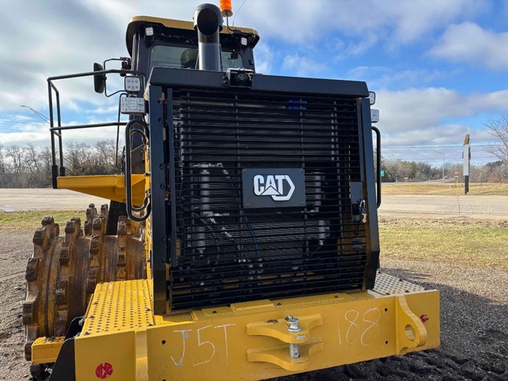 2023-caterpillar-815-image-9