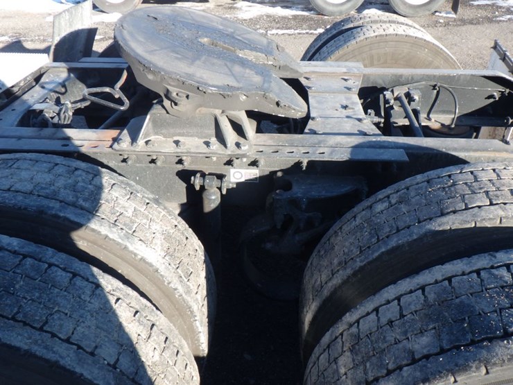 2018-peterbilt-579-image-13