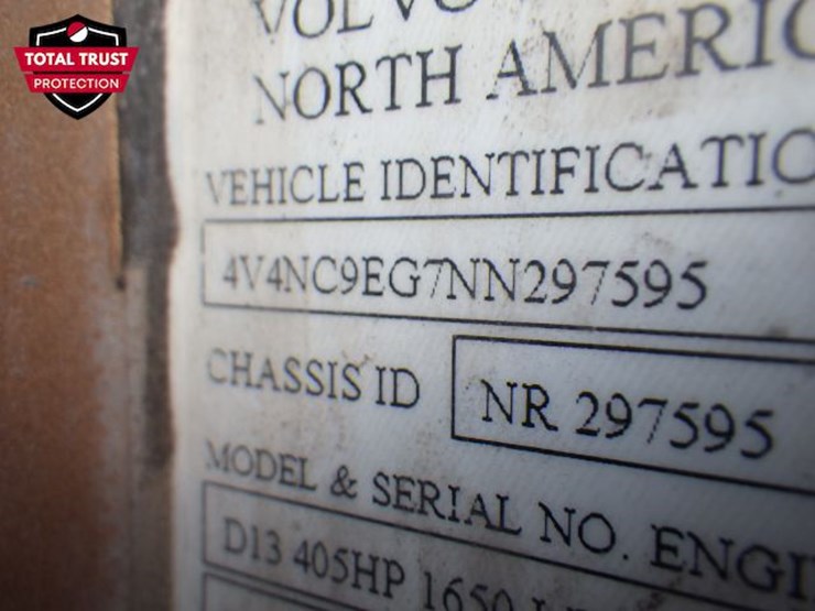 2022-volvo-vnl-300-image-21