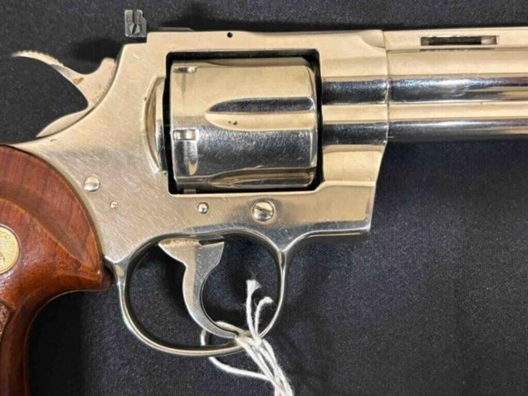 colt---python--357-mag.-revolver-image-4