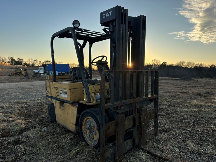 caterpillar-vc60d-image-6