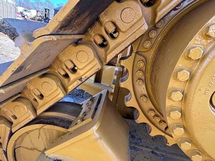 2019-caterpillar-d8t-image-25
