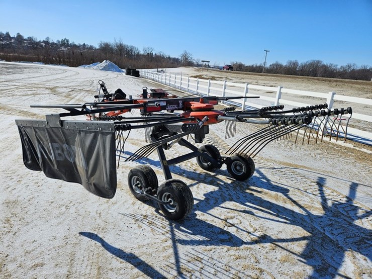 2020-kubota-ra1042t-image-3