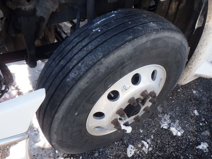 2017-freightliner-cascadia-125-image-25