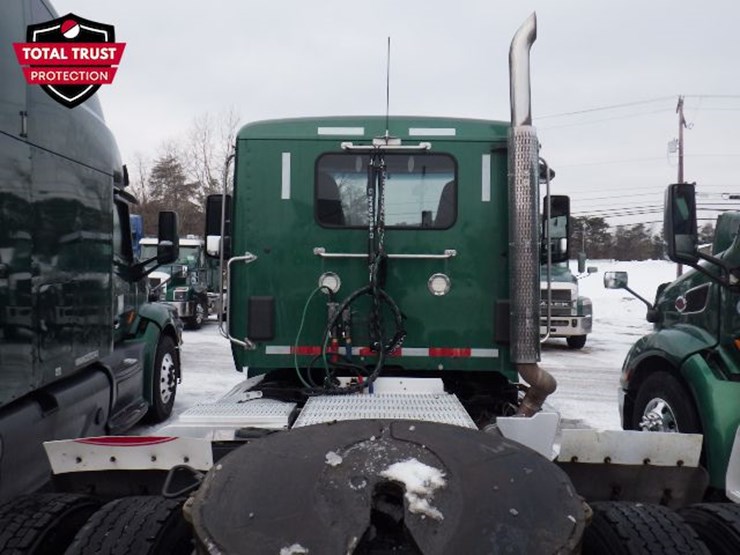 2019-peterbilt-579-image-11
