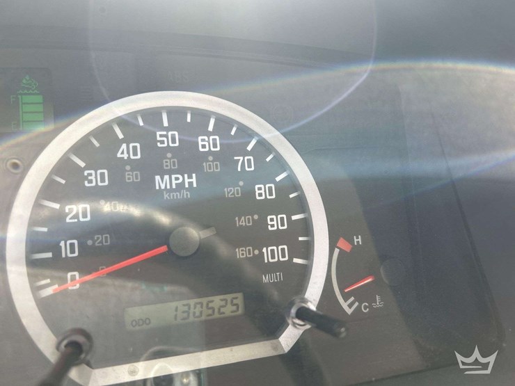 2017-isuzu-nrr-image-6