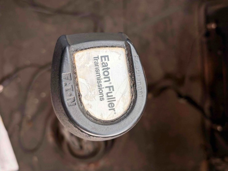 1994-volvo-truck-tractor-image-29