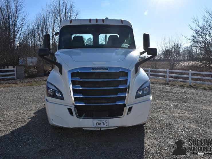 2019-freightliner-cascadia-116-t/a-truck-tractor-image-2