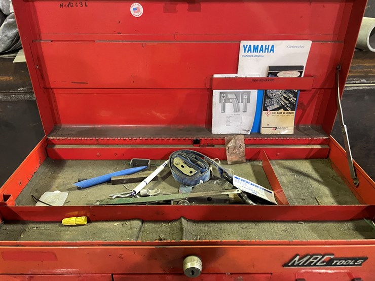 #7010-•-mac-toolbox-with-contents-image-6