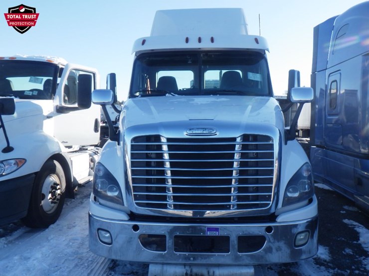 2019-freightliner-cascadia-125-image-2