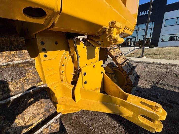 2020-caterpillar-d8t-image-62