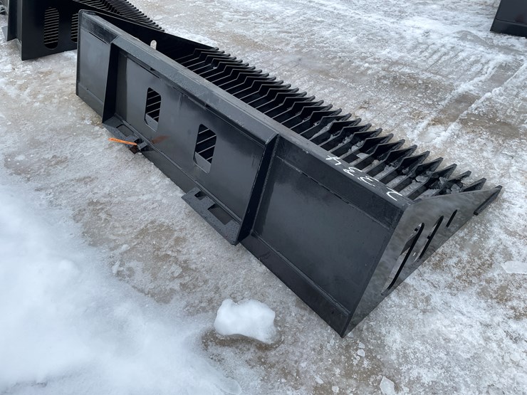 #2334-•-wolverine-skeleton-bucket-image-5