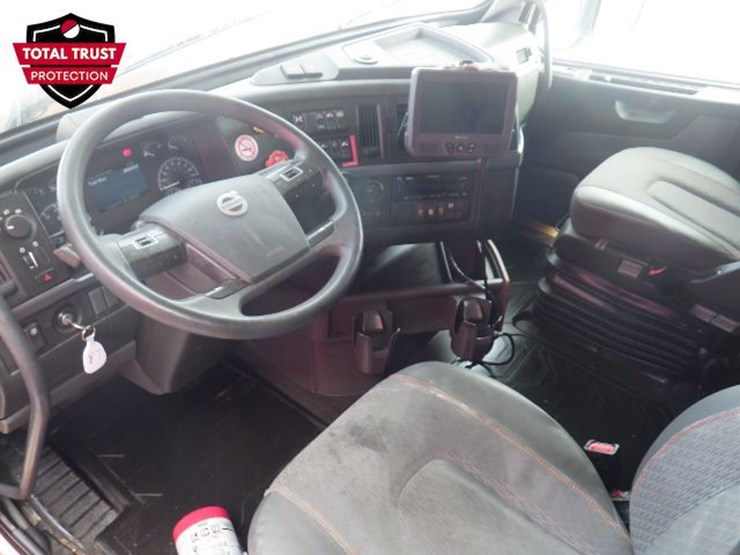 2022-volvo-vnl-760-image-19