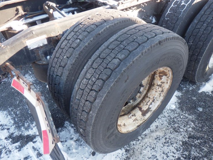 2017-freightliner-cascadia-125-image-9