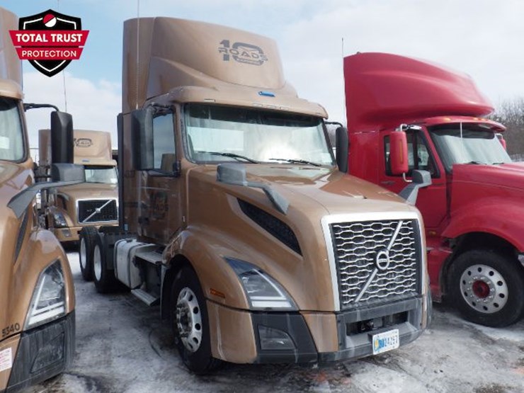 2022-volvo-vnl-300-image-4