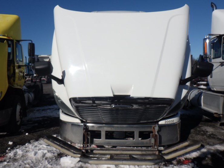 2017-freightliner-cascadia-125-image-26