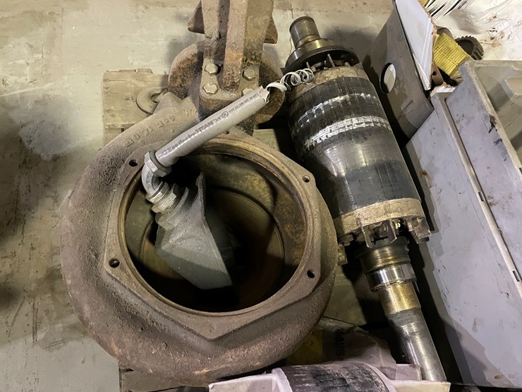 #7002-•-various-motor-parts-image-4