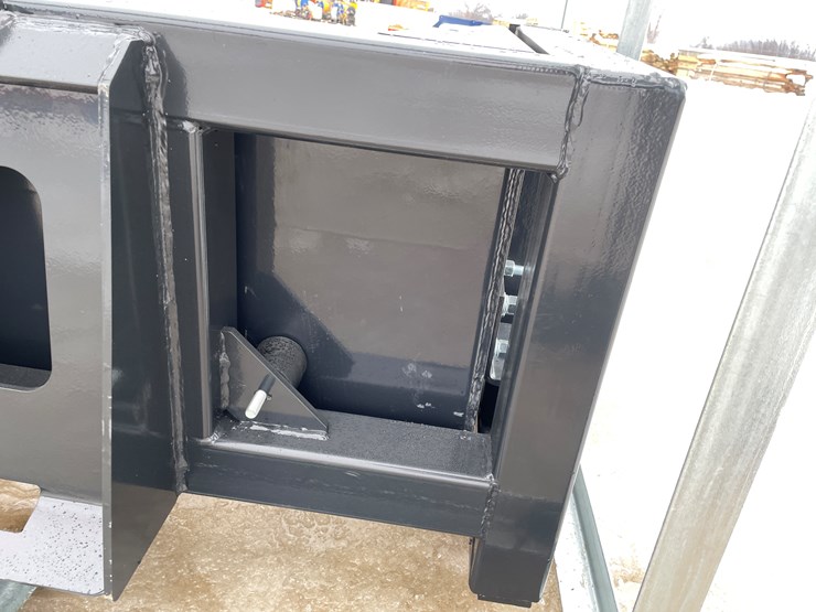 #2374-•-wolverine-screening-bucket-image-23