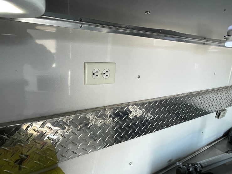 1999-united-expressline-image-38